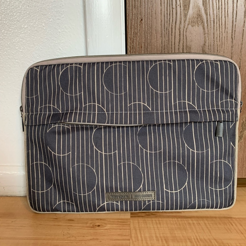 TARGUS LAPTOP SLEEVE